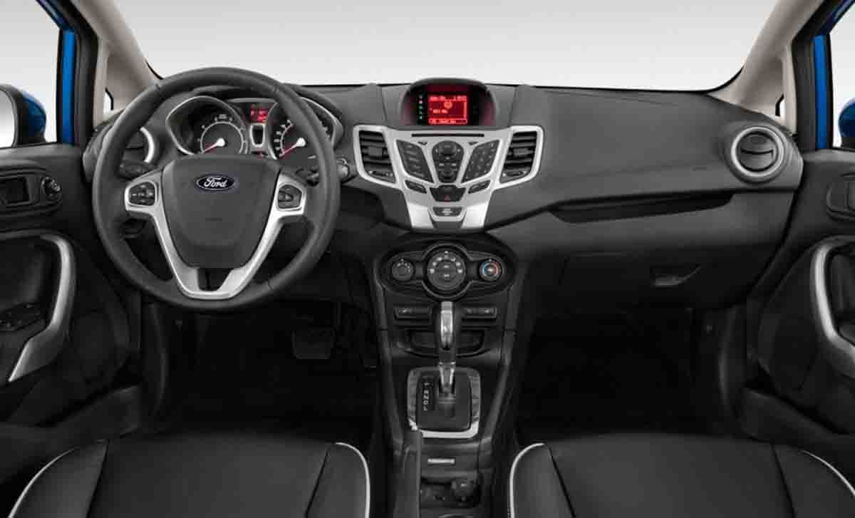 Démonter un autoradio Ford Fiesta